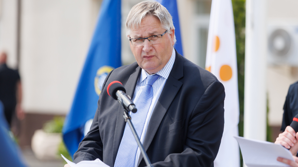 Заступник виконавчого директора UNFPA з питань управління Ендрю Сабертон виголошує промову