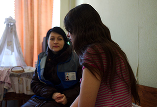 UNFPA mobile teams have reached thousands of survivors of gender-based violence in Ukraine. © UNFPA/Maks Levin