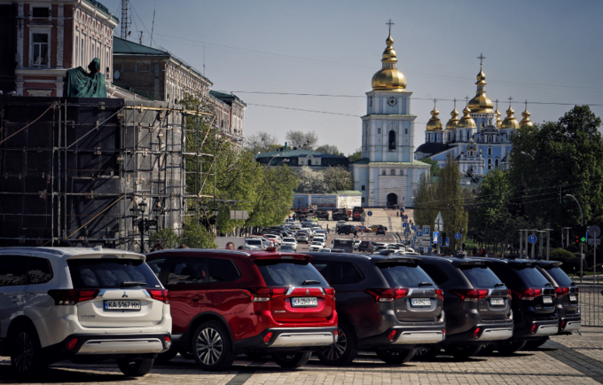 UNFPA передав 60 автомобілів, наданих урядом США, для допомоги постраждалим від гендерно зумовленого насильства по всій Україні