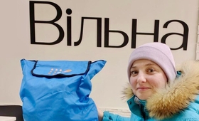 Набори гідності допомагають зберегти здоров’я жінок і дівчат у складних умовах. © UNFPA Україна