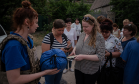 Survivor Relief Center Staff provide humanitarian aid for survivors / UNFPA, Danylo Pavlov