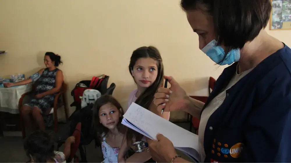 На нас тут чекають: Як гінекологічна бригада UNFPA допомагає ромській громаді Закарпаття