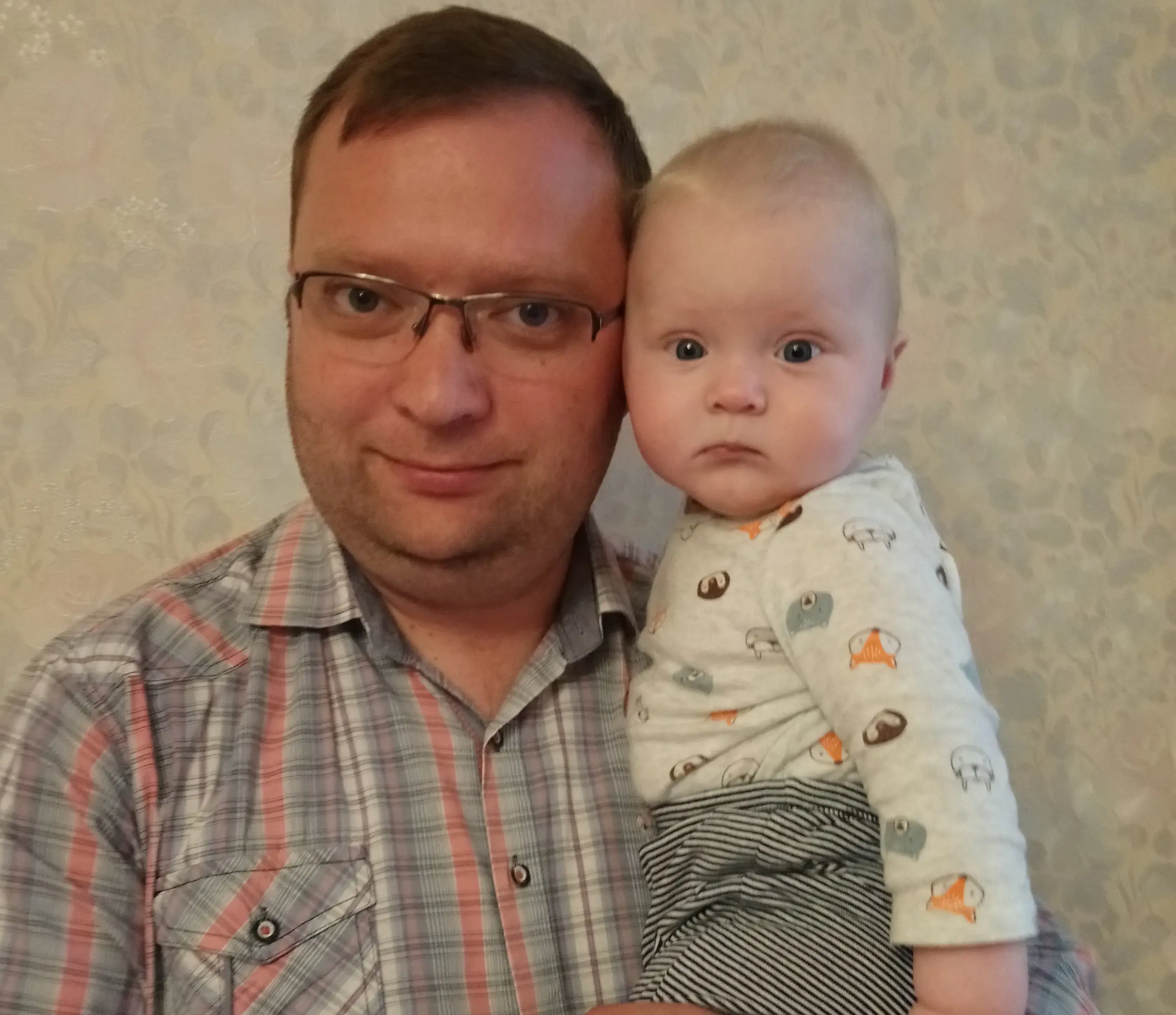 "I have one piece of advice: don't be afraid." What it is like to be a dad on parental leave in Ukraine