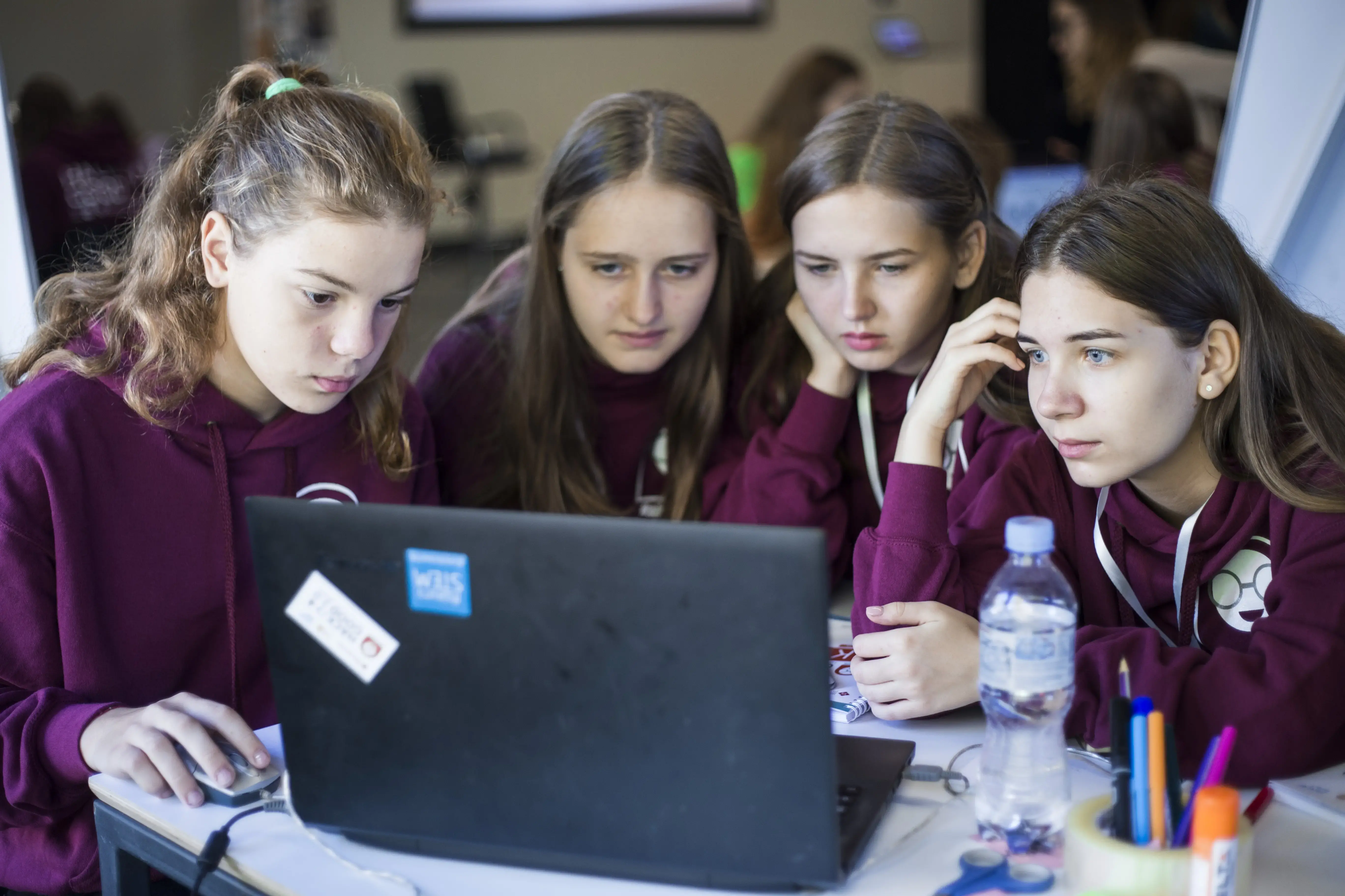 Hack4Good 2.0: How to make STEM-professions interesting for girls?