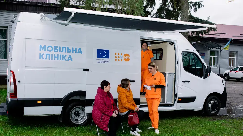 Мобільні гінекологічні бригади UNFPA надали понад 100 000 консультацій з питань сексуального та репродуктивного здоров'я в Україні