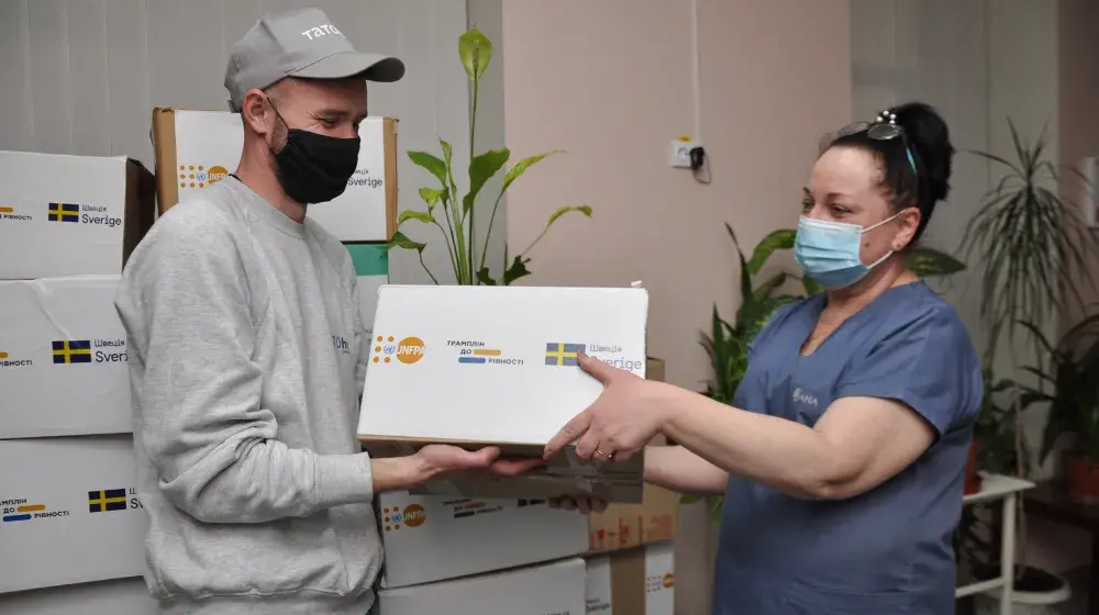 In Zaporizhia and Poltava pregnant women and mothers with children who suffered from war hostilities, received a hygiene kits from UNFPA 