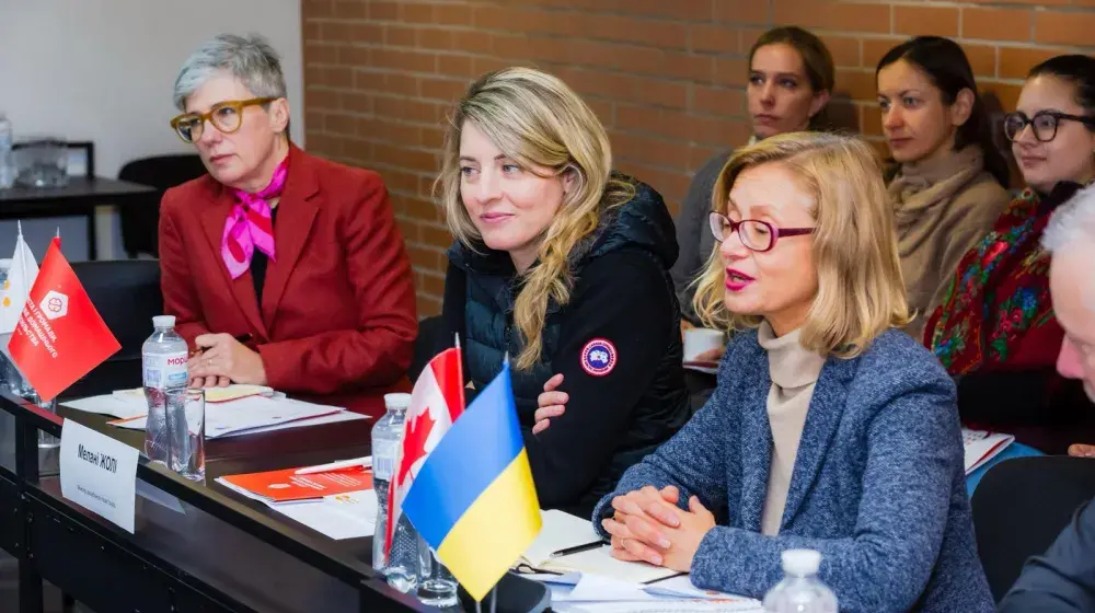 Minister of Foreign Affairs of Canada Melanie Joly meets with representatives of specialised services supported by UNFPA in Chernihiv